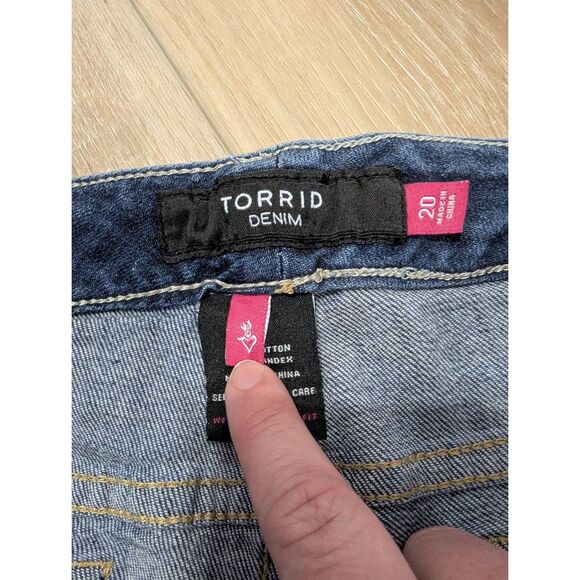 Sz 20 Torrid Cutoff Denim Shorts w/ Sequin Pockets! - Picture 8 of 9